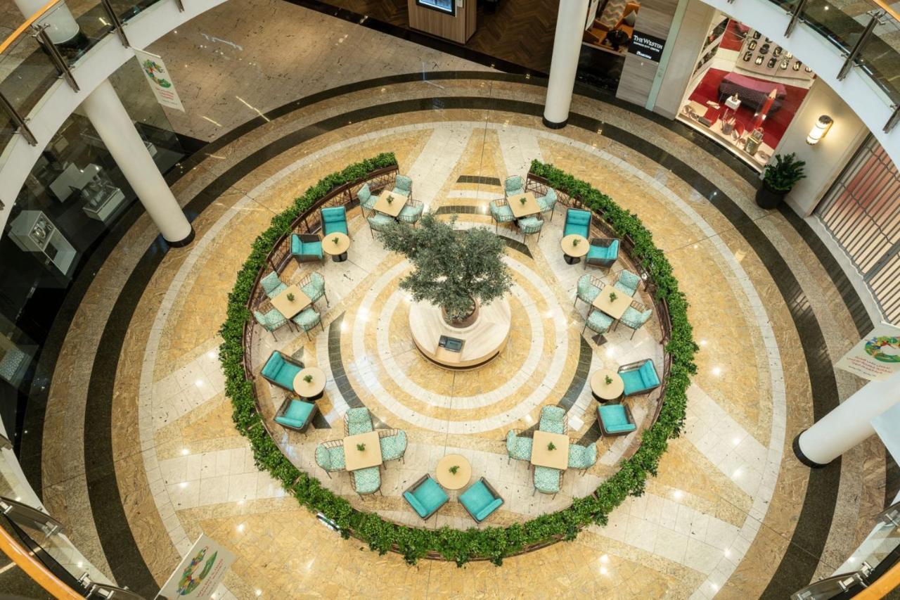 巴林威斯汀市中心酒店 麦纳麦 外观 照片 The lobby of the hotel