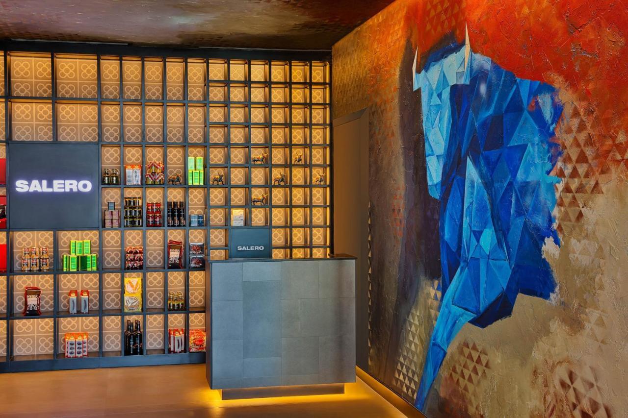 巴林威斯汀市中心酒店 麦纳麦 外观 照片 The bar at the entrance of the restaurant